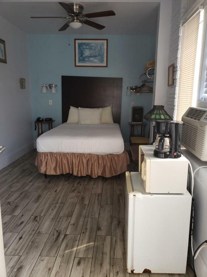 Topaz Motel - แฟลกเกลอร์บีช ภายนอก รูปภาพ